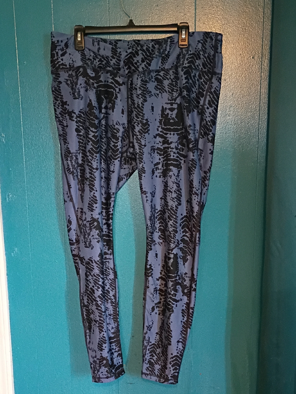 Athletic Works Blue & Black Printed Leggings